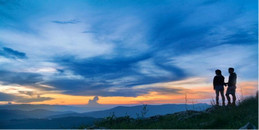 这些信号表明了男人对你是否动情_www.17xiangqinwang.com （一起相亲网）